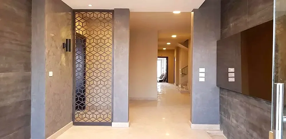 أدريس إيست 2