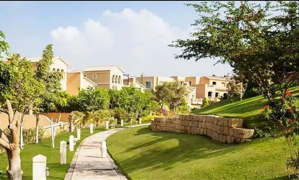 قطامية هيلز